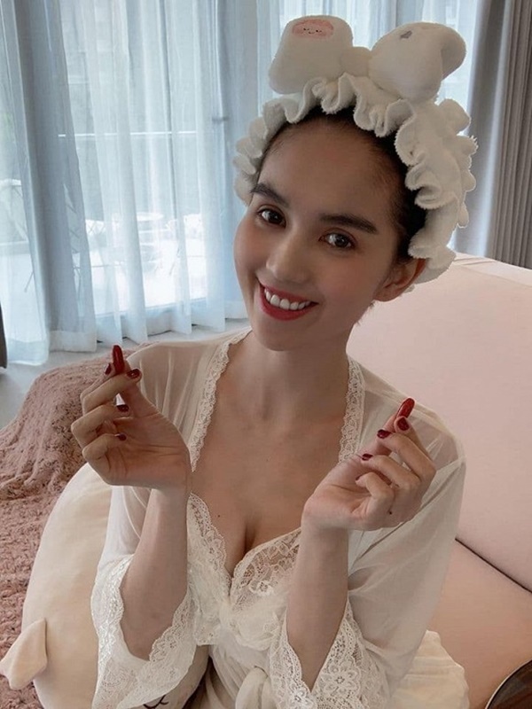 Ngọc Trinh diện bikini tự hào khoe body cực phẩm nhưng nhanh chóng bị chỉ ra khuyết điểm nghiêm trọng trên cơ thể-1