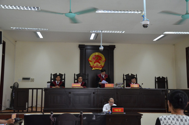 ẢNH: Quang cảnh phiên xử vợ chồng chủ doanh nghiệp Lâm Quyết liên quan đến Đường Nhuệ-9