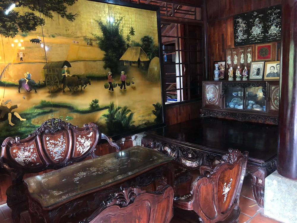 Chiêm ngưỡng ngôi nhà cổ tuyệt đẹp, rộng thẳng cánh cò bay ở Long An-6