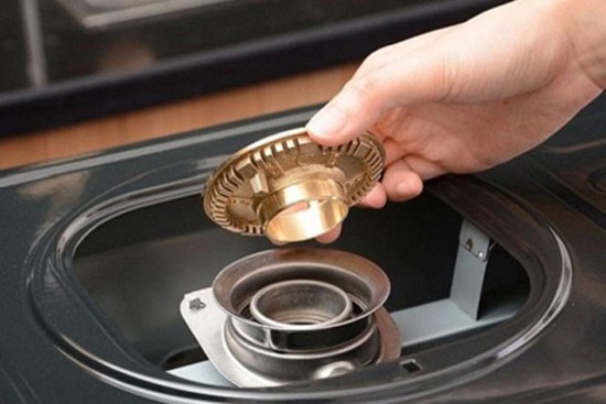 Thấy bếp ga có những dấu hiệu này cần sửa gấp kẻo bếp nổ tung, hối không kịp