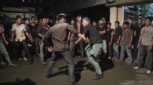 Đóng cảnh tự tử phải lao vào đoàn tàu thật đang chạy và những chuyện đáng sợ sau màn ảnh-2