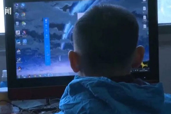 Ở nhà tránh Covid-19, cháu đốt sạch tiền tiết kiệm của ông vào game-1