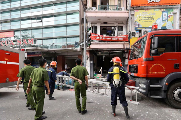 Người dân sống gần hiện trường vụ nổ kinh hoàng tại phố Cổ Hà Nội: Nhà cửa rung chuyển hết, đến giờ tôi vẫn chưa hết sợ hãi-13