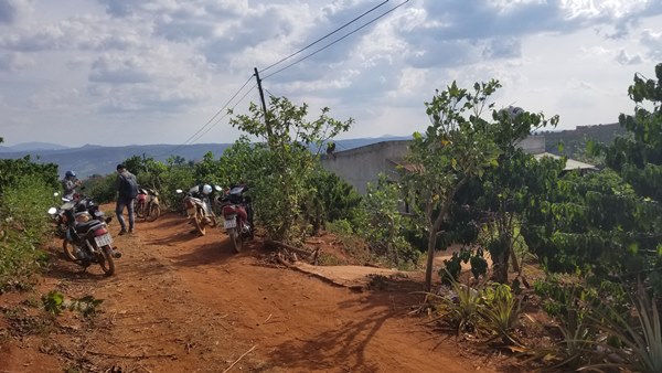 Bí thư xã giết người dựng hiện trường giả: Viếng tang con mà không biết-4