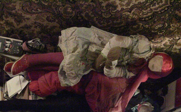 Con trai thiên tài sở hữu bộ sưu tập 29 con búp bê cỡ lớn, cha mẹ rụng rời chân tay khi biết sự thật kinh dị bên trong-4