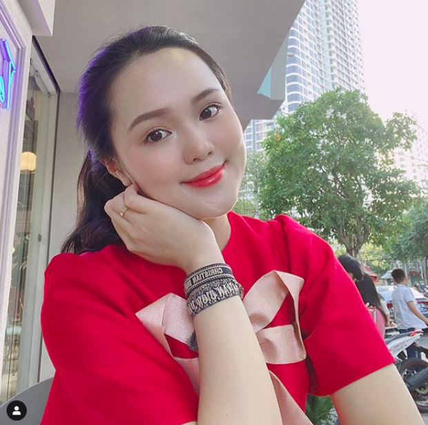 Quỳnh Anh khoe bụng bầu kèm status mới trên Instagram: Hạnh phúc nhất là cảm nhận được miếng máy trong bụng mẹ của con-2