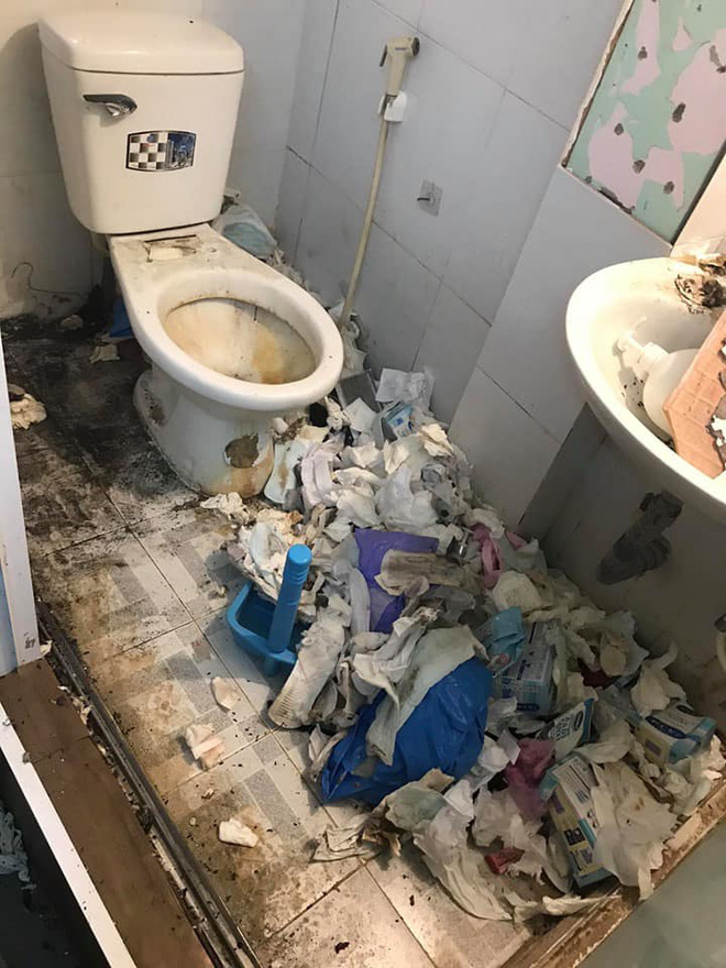 Nữ sinh Sài Gòn biến phòng trọ thành bãi rác kinh hoàng, toilet chất đống đồ thải: Chủ nhà tiết lộ điều bất thường-1