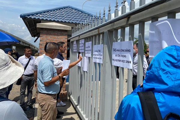 Phụ huynh bức xúc tố trường Quốc tế ép con học kín mít 10 tiết/ngày, nghỉ giải lao có 15 phút: Chuyển nhà để con học trường không áp lực, ai ngờ...-6