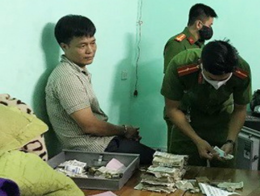 Vòi bạch tuộc” trợ giúp vợ chồng Loan cá” tự thú, tiểu thương tìm thấy sự bình an-2