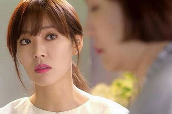 Nhà có giỗ, dâu trưởng về muộn liền bị mẹ chồng mắng giữa bao người, song chỉ một câu đáp nhẹ nhàng lại khiến cả nhà 