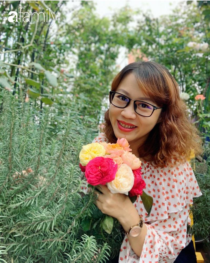 Ghen tị với góc chill rộng thoáng 40m² trên sân thượng tràn ngập hồng ngoại của mẹ đảm tại Nha Trang-1