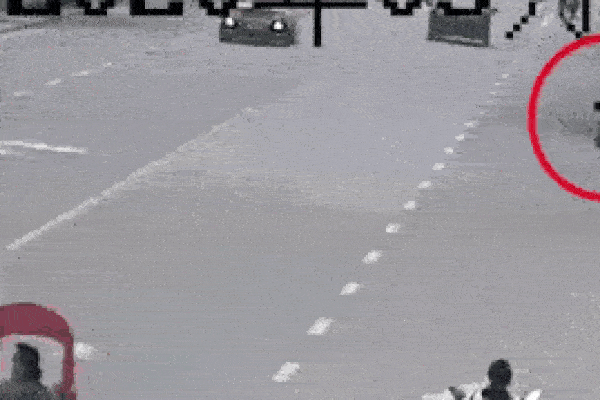 Ông vào phòng cháu gái 12 tuổi phát hiện kẻ lạ trốn dưới giường và phẫn nộ khi biết việc làm của hắn với cháu trong 1 tháng qua-3