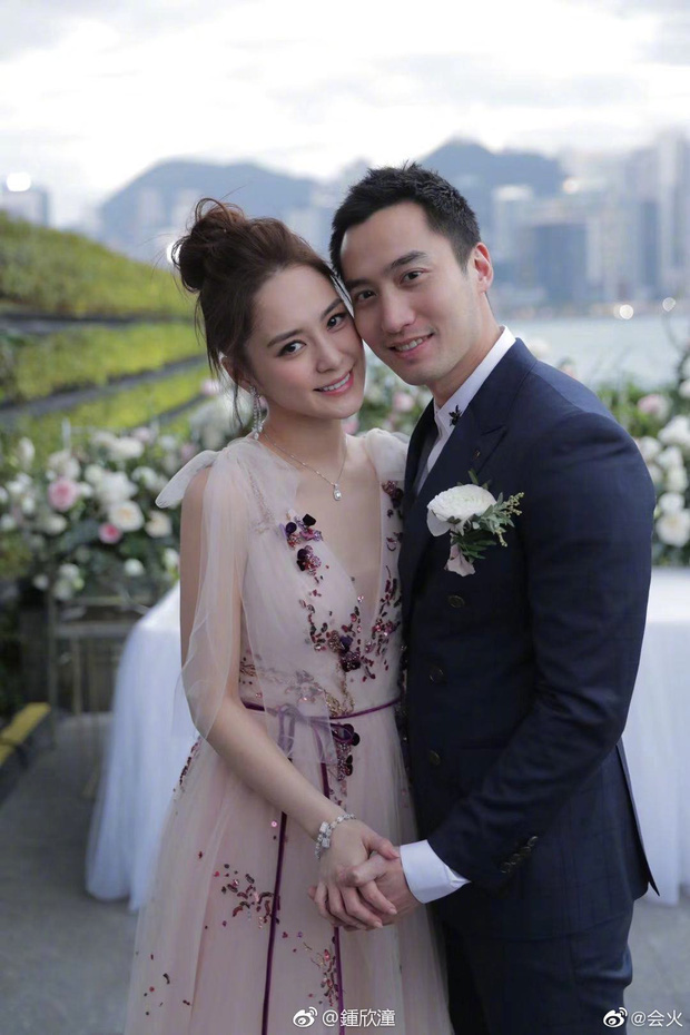 Truyền thông Đài Loan bóc trần cuộc sống hôn nhân của Chung Hân Đồng: Không tình dục, vợ tiêu của chồng 40 tỷ đồng-2