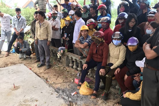 Vụ bí thư xã giết người đốt xác: Bàn giao hài cốt cho người nhà nạn nhân