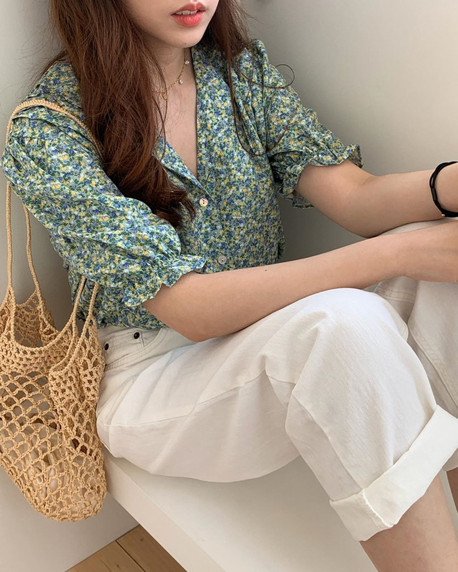 Diện jeans trắng không những mát mắt mà còn thời thượng hết cỡ nếu bạn học 4 chiêu mix đồ hay ho từ gái Hàn-5