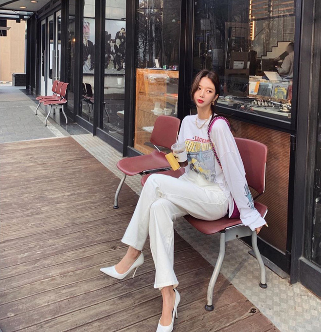 Diện jeans trắng không những mát mắt mà còn thời thượng hết cỡ nếu bạn học 4 chiêu mix đồ hay ho từ gái Hàn-15
