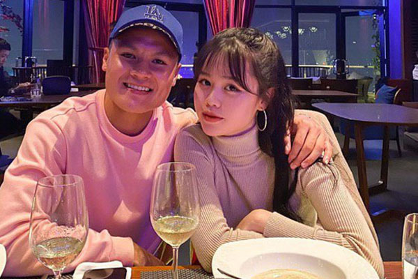 Huỳnh Anh là cô gái thứ 2 sau Nhật Lê được Quang Hải đăng ảnh công khai hẹn hò, còn được bình luận có tướng phu thê-4