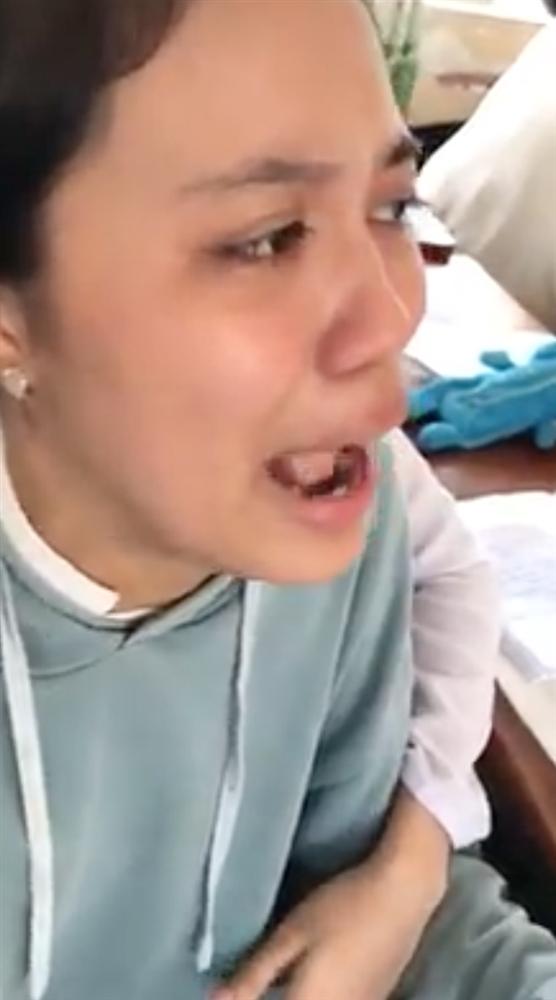 Nữ sinh khóc nức nở vì thi Toán lúc nào cũng dưới trung bình, lần được 6 điểm thì quên không tô mã đề-1