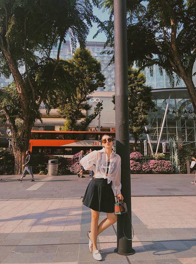 Mỹ nhân Vbiz bắt trend khoác ngoài sơ mi xuyên thấu, Ngọc Trinh mặc đã bạo vẫn chưa bằng Bích Phương-10