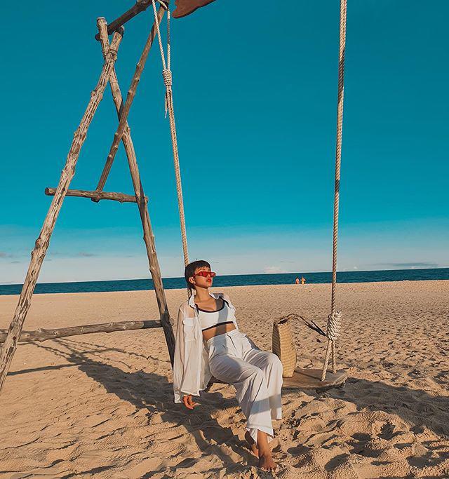 Mỹ nhân Vbiz bắt trend khoác ngoài sơ mi xuyên thấu, Ngọc Trinh mặc đã bạo vẫn chưa bằng Bích Phương-13