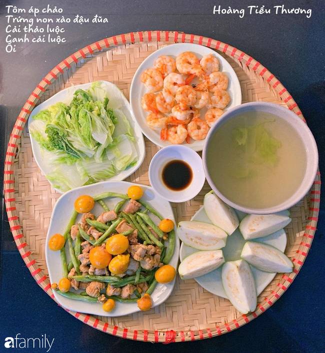 Bà mẹ của 3 cô con gái ở Hà Nội chia sẻ bí quyết đi chợ làm những mâm cơm mẹt đầy đặn giá chỉ 100-150 ngàn đồng cho 6 người ăn thoải mái-3