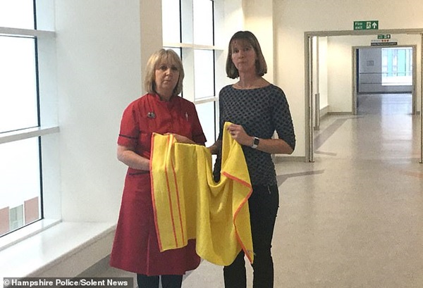 Bé gái sơ sinh bị bỏ rơi đến chết ở bãi rác, cảnh sát điều tra và phát hiện sự việc không hề đơn giản-2