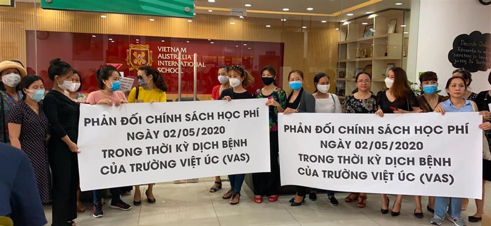 Phụ huynh bức xúc tố trường Quốc tế ép con học kín mít 10 tiết/ngày, nghỉ giải lao có 15 phút: Chuyển nhà để con học trường không áp lực, ai ngờ...-1