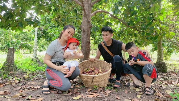 Lê Phương cùng chồng con thu hoạch trái cây nặng trĩu tại trang trại riêng-1