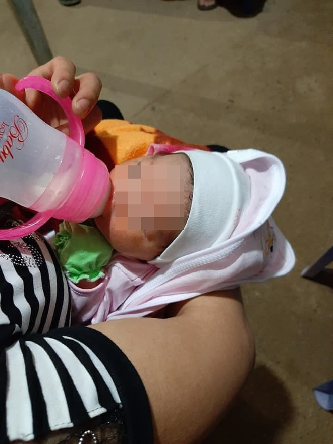 Đứa trẻ còn đỏ hỏn bị bỏ rơi bên đường, nội dung trong mảnh giấy để lại khiến người ta xót xa-3