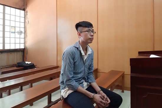 Thanh niên cầm búa giết cô ruột rồi đến công an trình báo