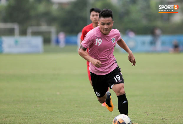 Quang Hải biểu lộ sắc thái thế nào trên sân bóng sau khi công khai hẹn hò Huỳnh Anh?-1