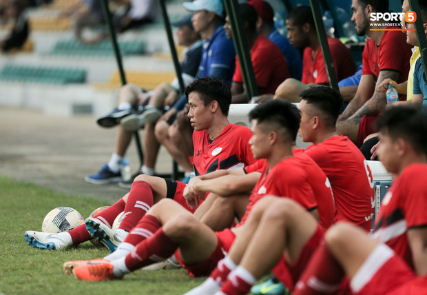 Quang Hải biểu lộ sắc thái thế nào trên sân bóng sau khi công khai hẹn hò Huỳnh Anh?-11