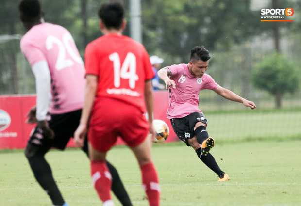 Quang Hải biểu lộ sắc thái thế nào trên sân bóng sau khi công khai hẹn hò Huỳnh Anh?-3