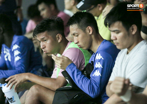 Quang Hải biểu lộ sắc thái thế nào trên sân bóng sau khi công khai hẹn hò Huỳnh Anh?-7