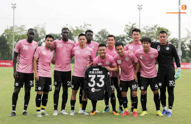 Quang Hải biểu lộ sắc thái thế nào trên sân bóng sau khi công khai hẹn hò Huỳnh Anh?-8