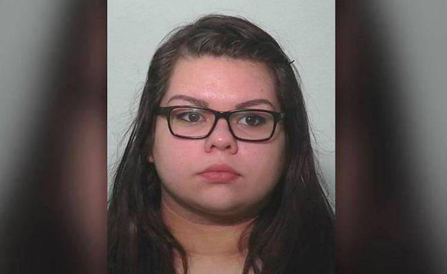 Thấy bình sữa của cháu có màu khác lạ, người bà phát hiện ra kế hoạch tàn độc của con gái và lập tức báo cảnh sát-1