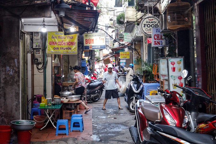 Những kiểu kinh doanh kỳ lạ trong những con ngõ siêu nhỏ ở Hà Nội-7