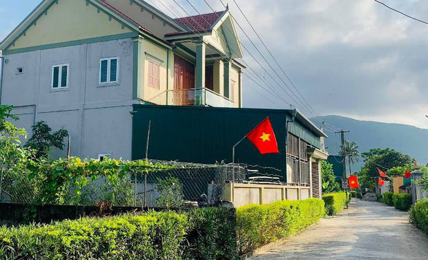 Bé trai 18 tháng tuổi chết bất thường nghi do mẹ ruột sát hại: Hàng xóm nói gì về nghi phạm?-1