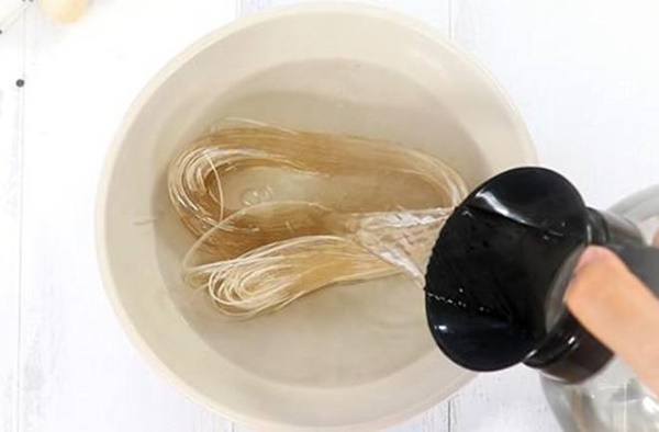 Xào miến thêm bước nhỏ này, miến mềm dai, không dính, không vón cục-2