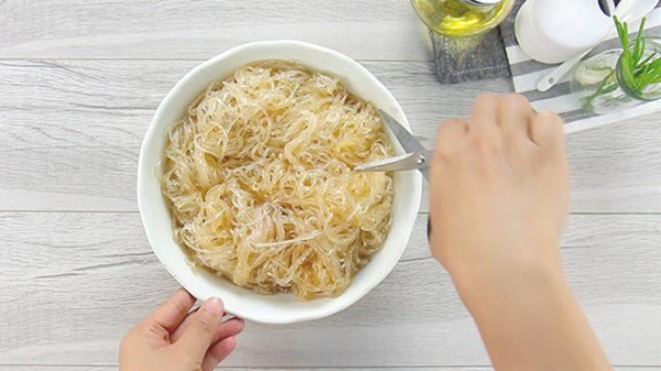 Xào miến thêm&nbsp;bước nhỏ này, miến&nbsp;mềm dai, không dính, không vón cục-4