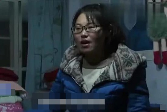 Tốt nghiệp đại học 10 năm mà mãi không chịu xin việc chỉ ở nhà ăn bám, cô gái nhận nhiều chỉ trích nhưng sự thật đằng sau khiến ai cũng xót xa