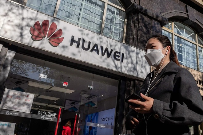 Mỹ tiếp tục cấm cửa Huawei thêm một năm-1