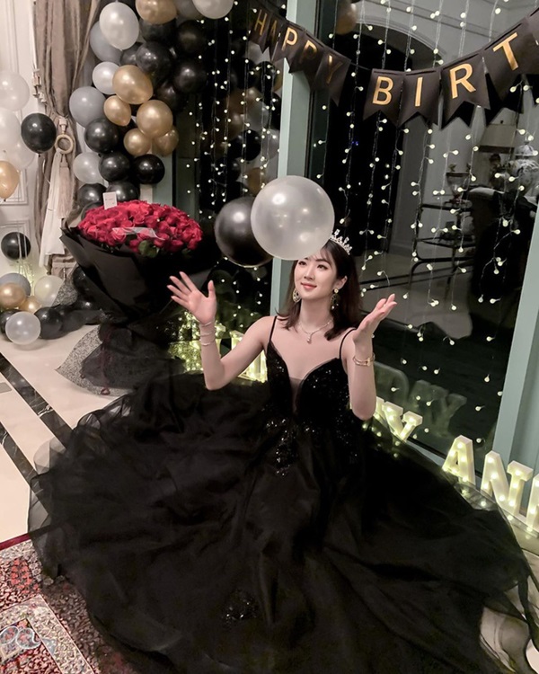 Nàng tiểu thư ngậm thìa bạc của giới siêu giàu Trung Quốc từng gây sốt tại vũ hội xa hoa nhất hành tinh sau 2 năm có cuộc sống khác biệt-6