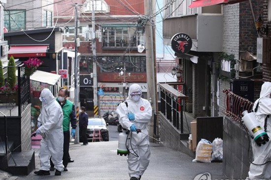 Mắc COVID-19 vì đi CLB đêm, giáo viên nói dối khiến hàng loạt học sinh lây bệnh