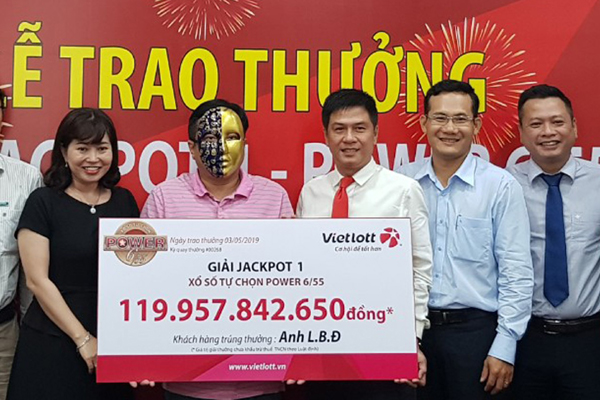 Độc đắc mới của Vietlott 20 tỷ, mua 2 vé số trúng cả đôi thành tỷ phú-2