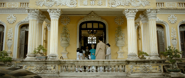 Câu chuyện thật phía sau lời hứa của Vua Bảo Đại và lá thư đánh ghen Nam Phương Hoàng hậu gửi cho Lý Lệ Hà được tái hiện trong MV mới của Hoà Minzy-9