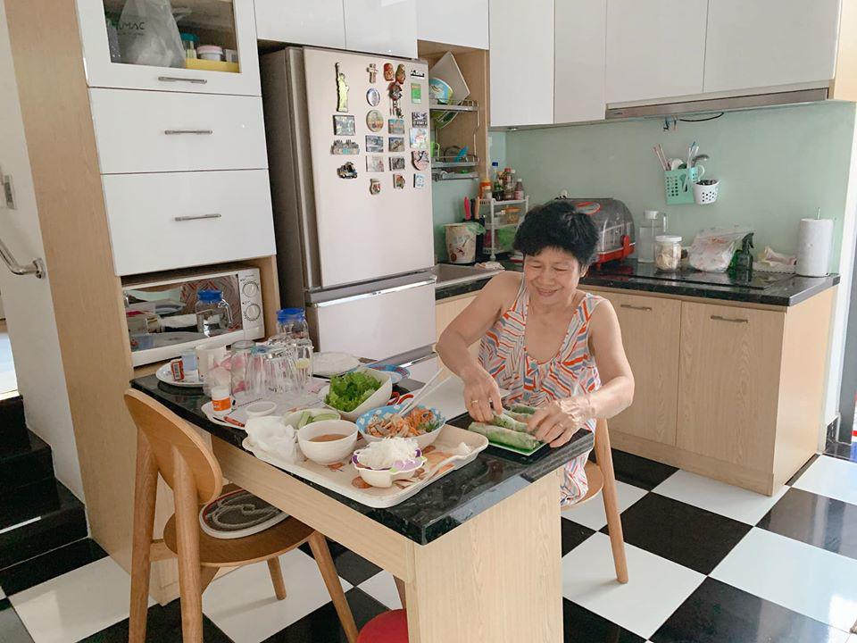 Ốc Thanh Vân cho biết mẹ ruột nấu kiểu không giống ai và món kinh điển của bà-2