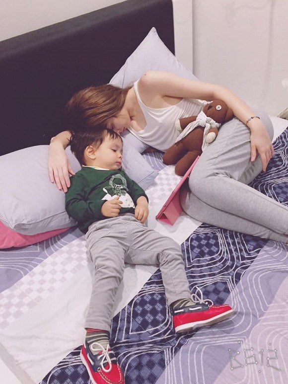 Sau 6 năm ồn ào chuyện tình ái, Baggio hạnh phúc bên vợ, còn Andrea hiện ra sao?-10