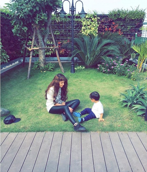 Sau 6 năm ồn ào chuyện tình ái, Baggio hạnh phúc bên vợ, còn Andrea hiện ra sao?-17