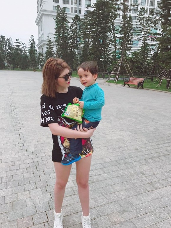 Sau 6 năm ồn ào chuyện tình ái, Baggio hạnh phúc bên vợ, còn Andrea hiện ra sao?-20